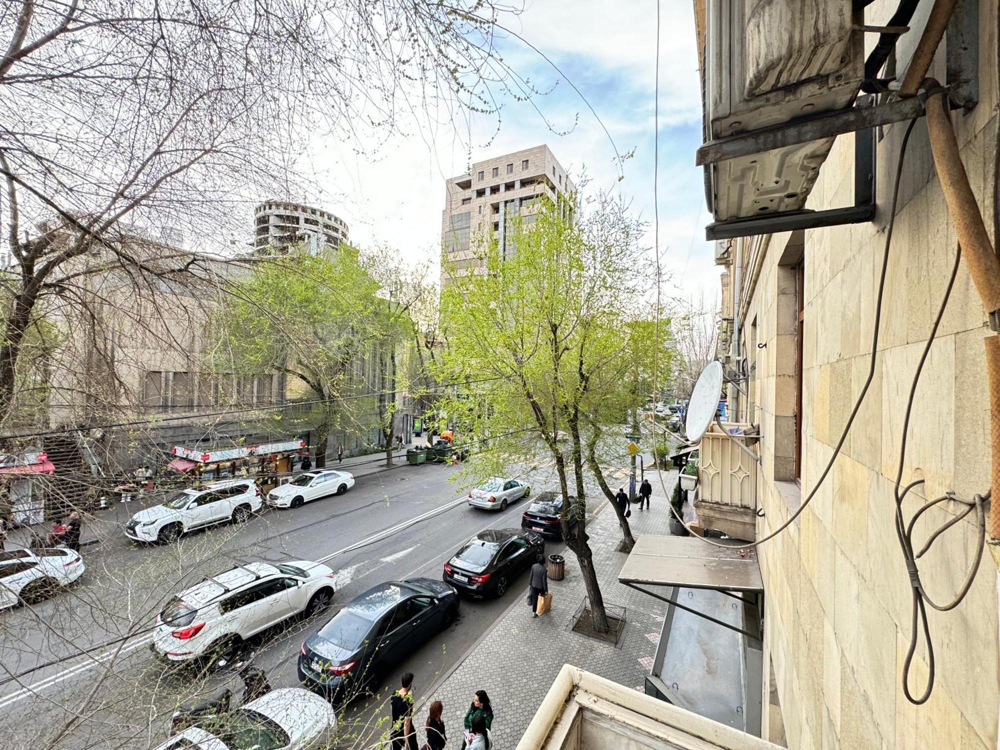 City Center Apartments On Tumanyan Street Ереван Екстериор снимка