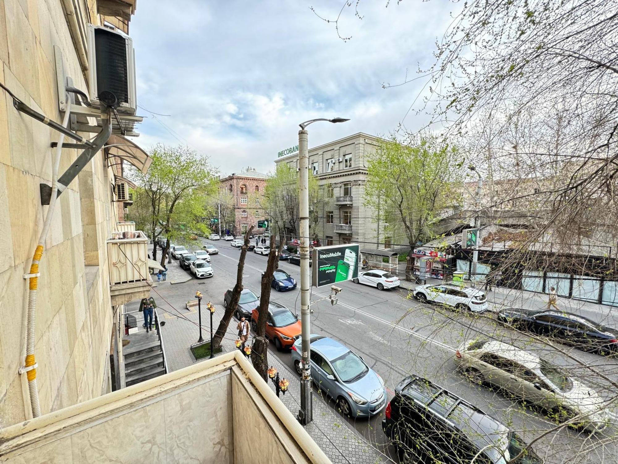 City Center Apartments On Tumanyan Street Ереван Екстериор снимка